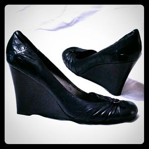 39/8.5 ALDO leather pumps black 3.5 wedge heels